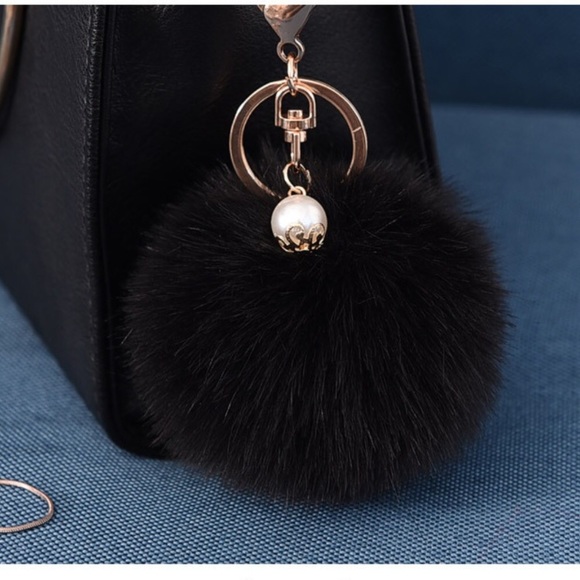 Black Pom Pom Fur Keychain/ Purse Pearl - Picture 2 of 3